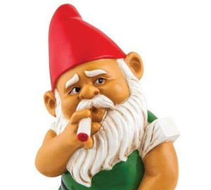 GNOME SMOKING GARDEN GNOME